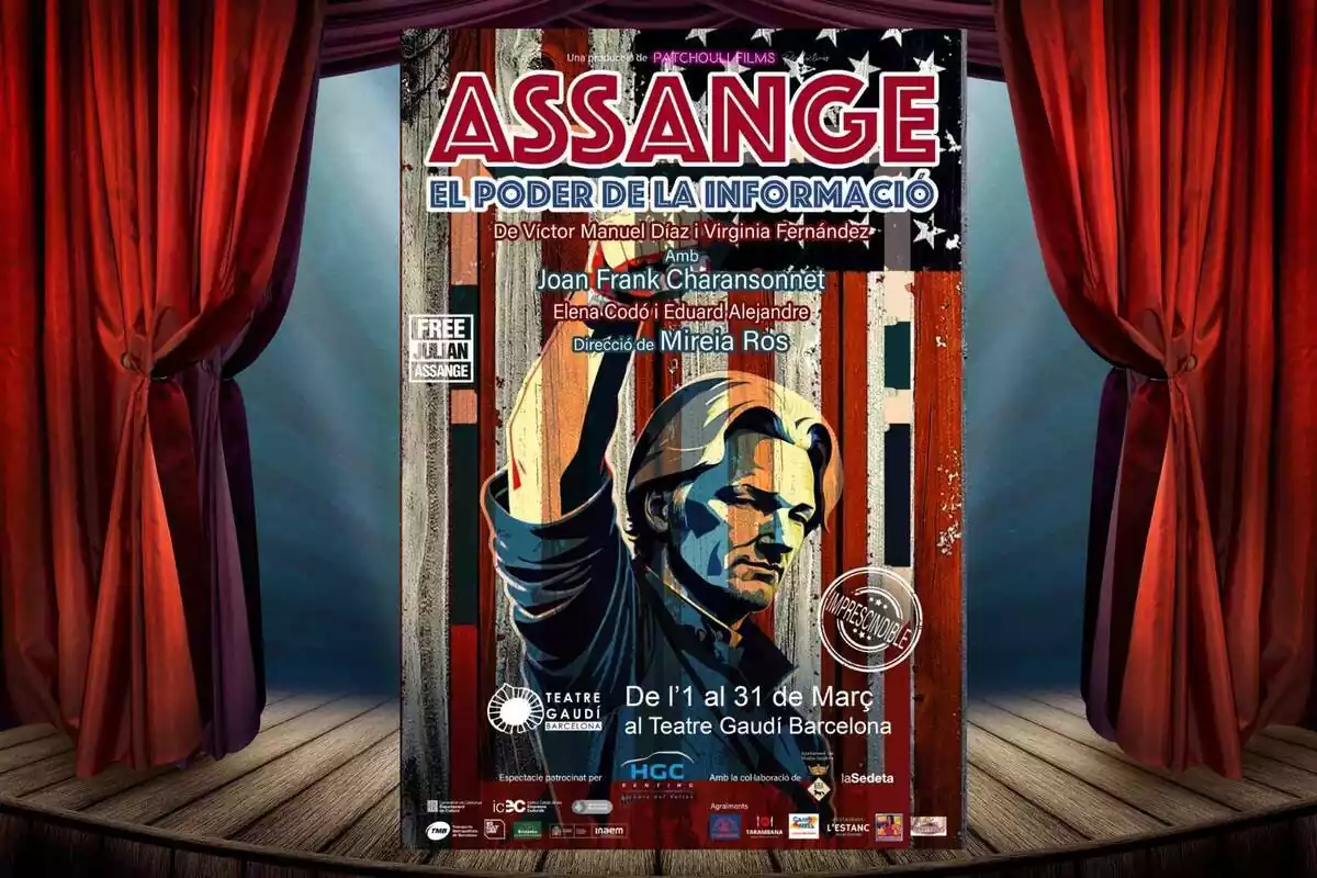 Fotomontaje de la obra de Assange en el Teatro Gaudí en un teatro