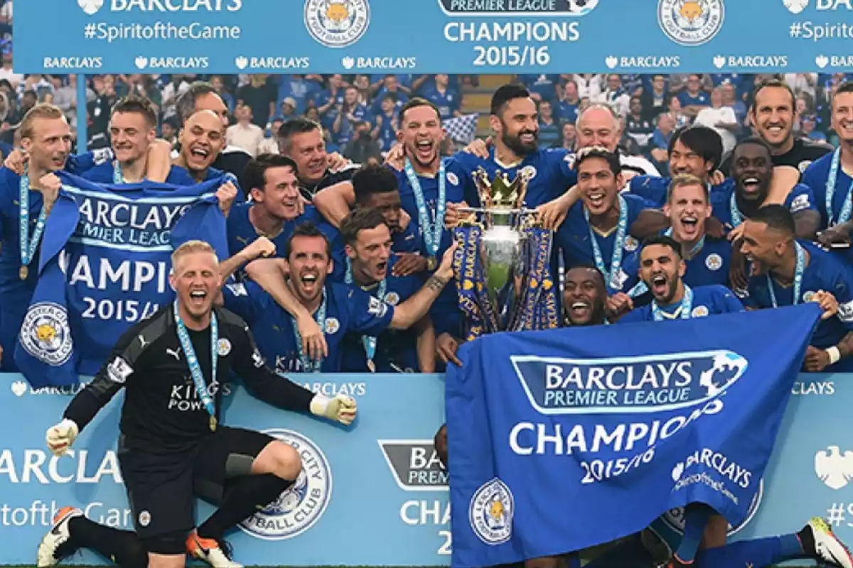 Jugadores del Leicester celebran la Premier League