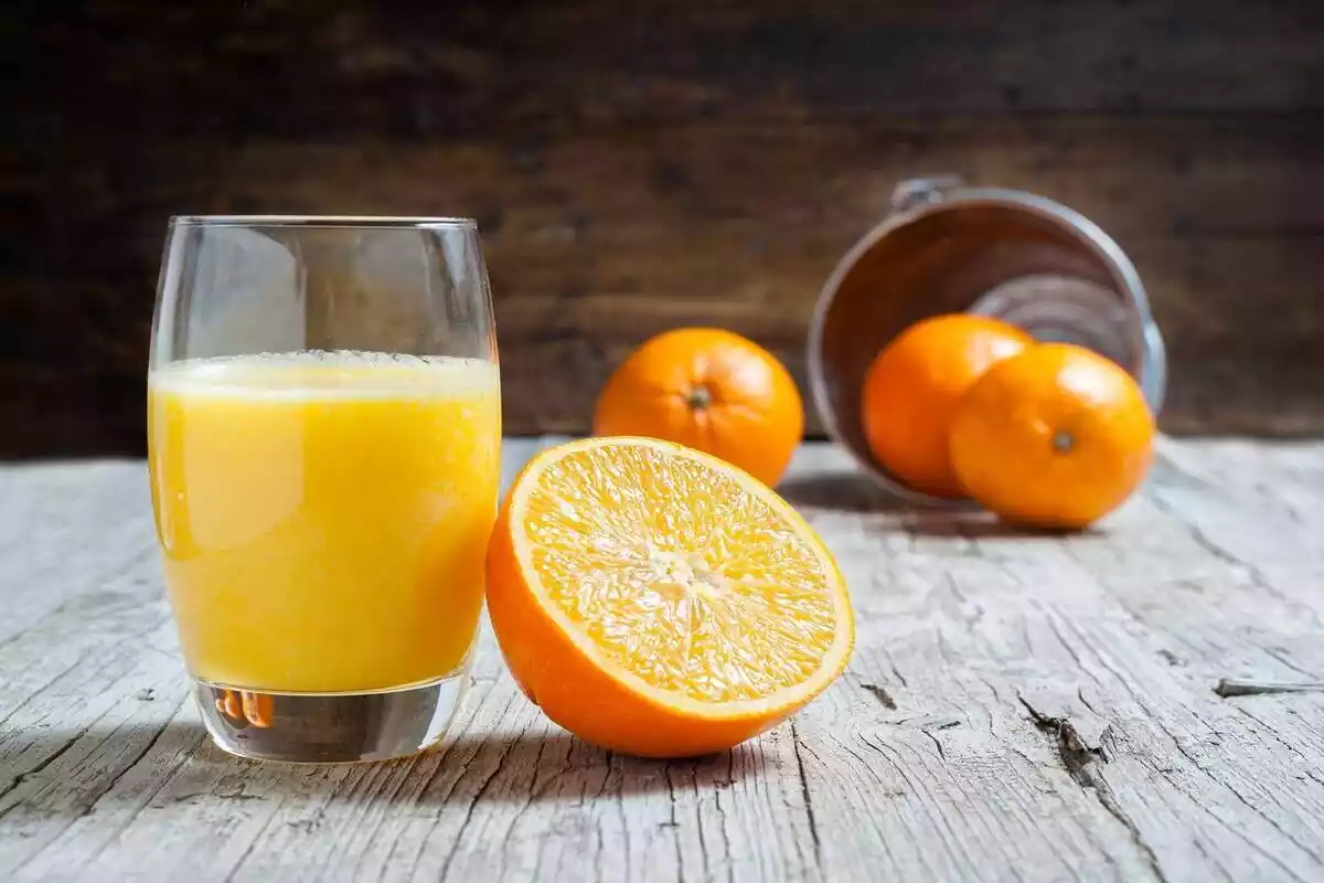 Un zumo de naranja, en archivo