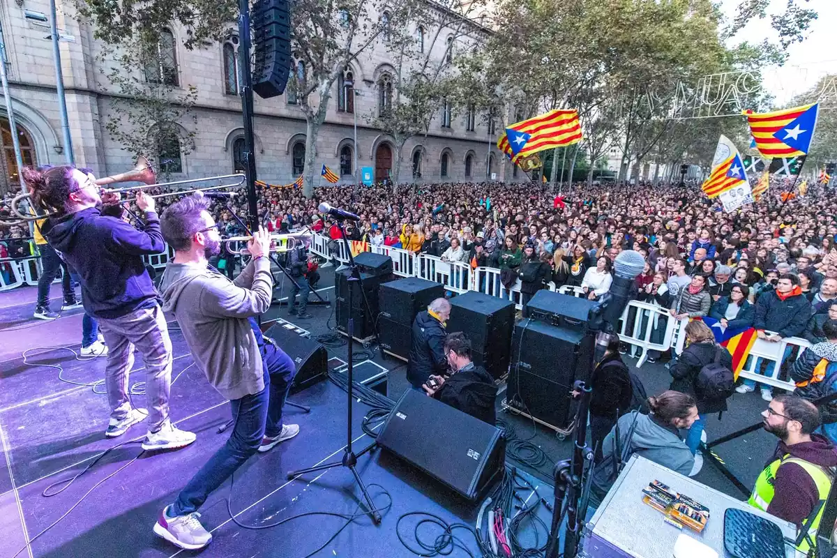 Convocatoria de Tsunami Democràtic en la plaza Universidad de Barcelona a 9 de noviembre de 2019