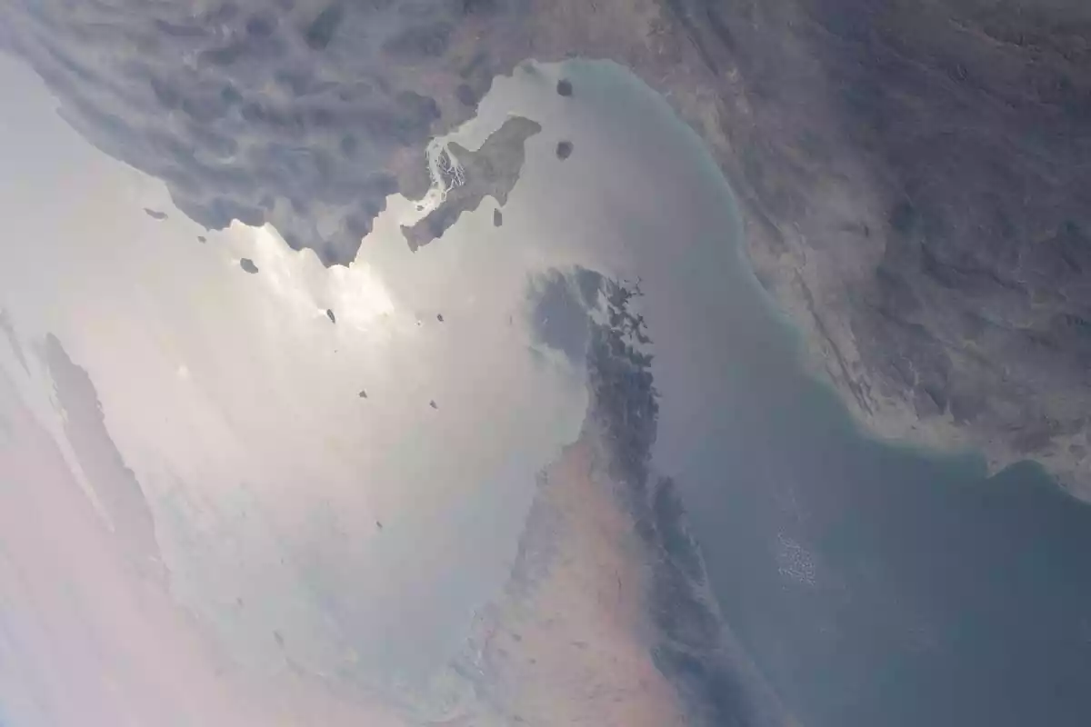 El estrecho de Ormuz, visto desde el espacio