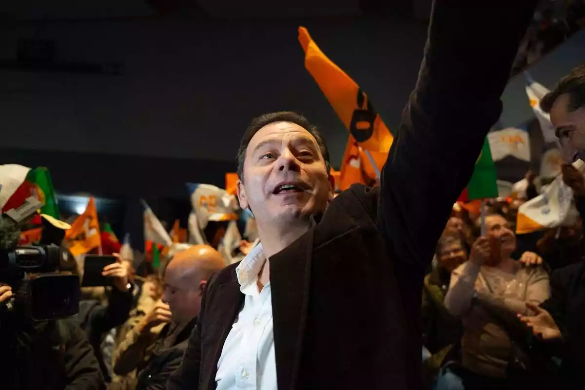 El líder de la derecha portuguesa, Luis Montenegro, tras ganar las elecciones