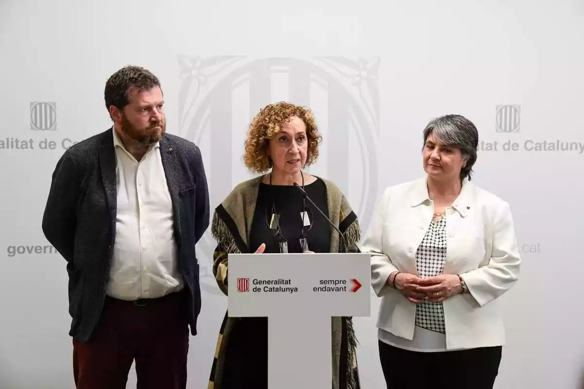 La consellera de Territorio de la Generalitat, Ester Capella, en una rueda de prensa