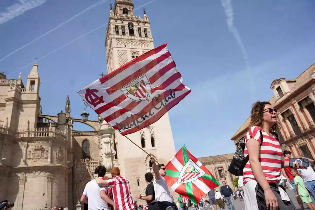 Aficionados del Athletic, en Sevilla