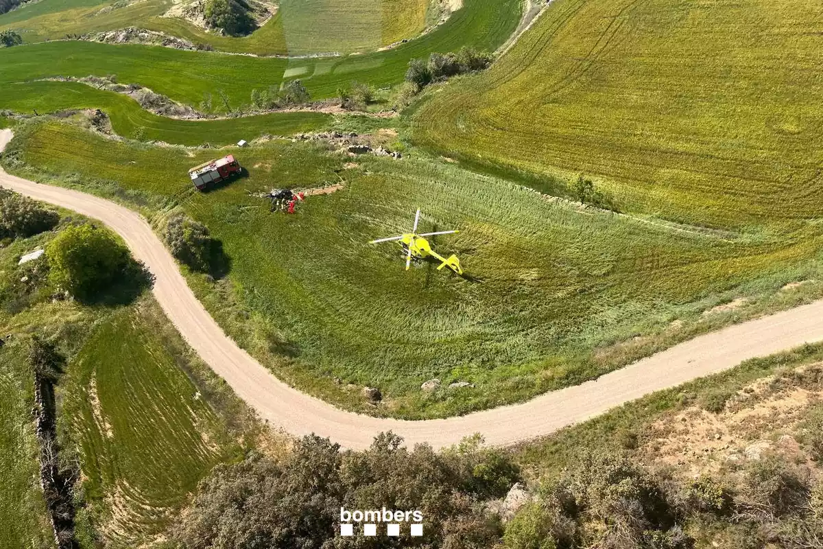 Imagen del helicóptero accidentado Vilanova de l'Agulla (Lleida) - BOMBERS