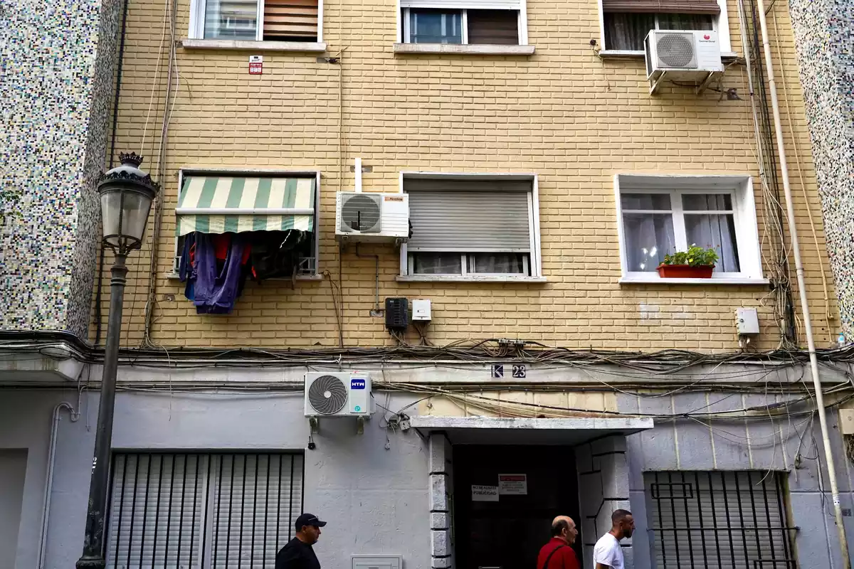 Lugar donde ha sido apuñalado el hermano del detenido por el atropello del menor el pasado fin de semana, en el barrio de Orriols, a 24 de mayo de 2024, en Valencia