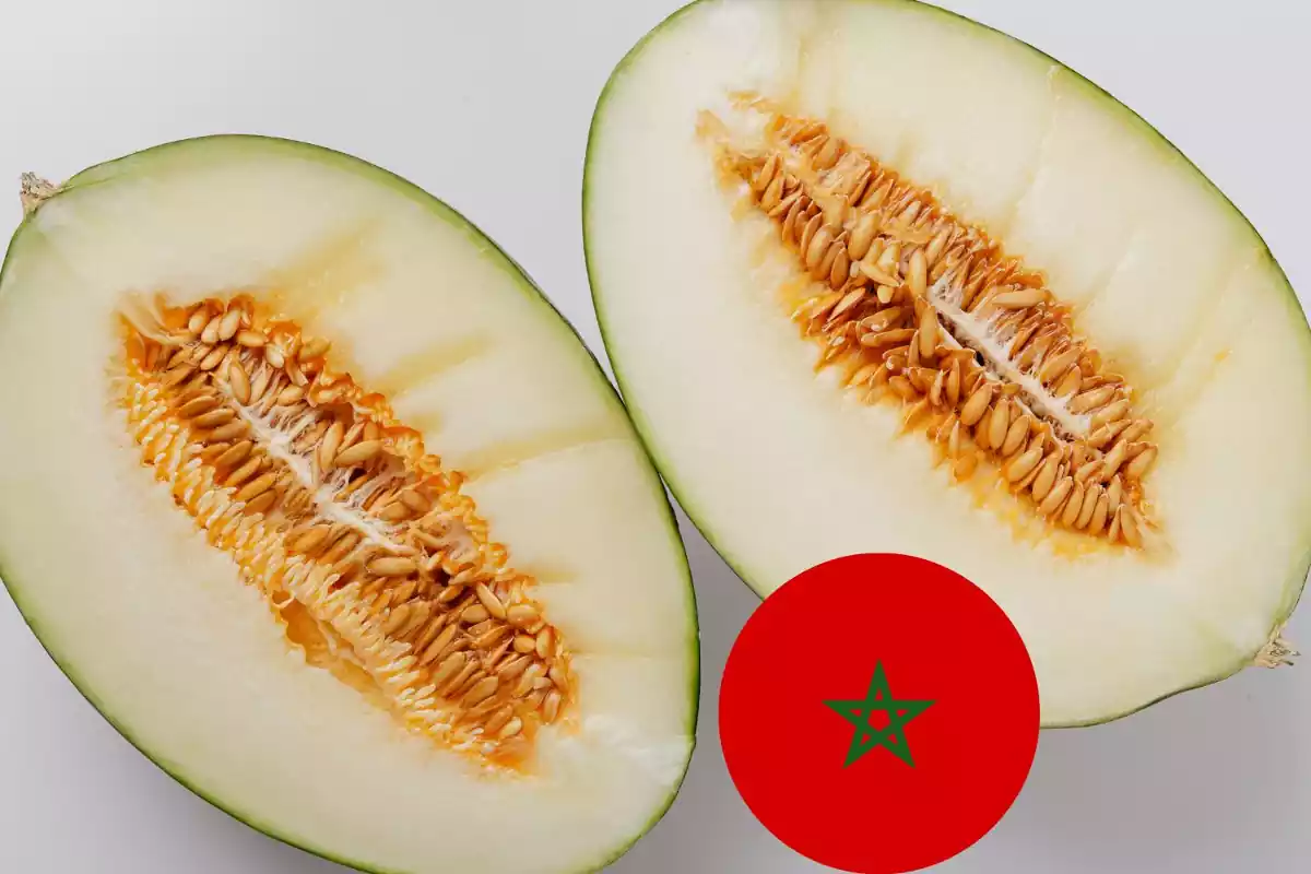 Melones con una bandera de Marruecos