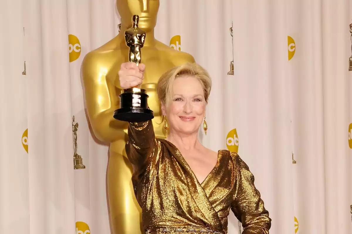 Meryl Streep con un Oscar en la mano