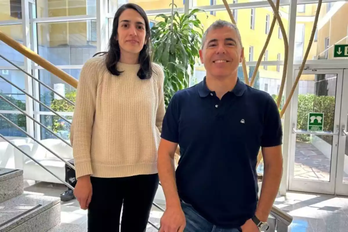 María Martínez Molledo, primera autora del artículo, y Óscar Llorca, co-autor principal, investigadora y jefe del Grupo de Complejos Macromoleculares en la Respuesta a Daños en el DNA del CNIO